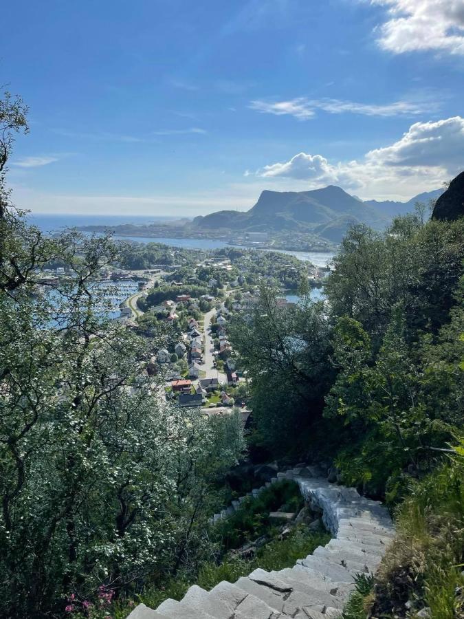 Romslig Leilighet Sentralt I Svolvaer Sentrum Luaran gambar
